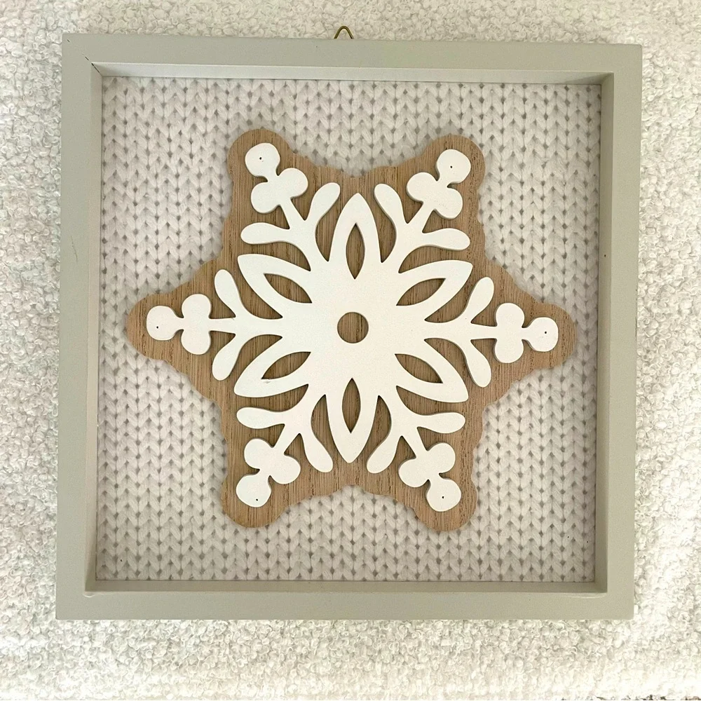Holiday Wood Farmhouse Snowflake Winter Decor